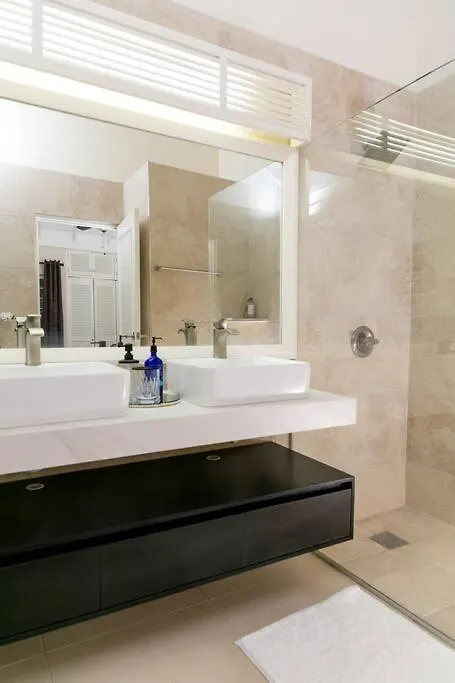 Choose To Be Happy At The Palms, Richmond Estates - Three Bedrooms With Pool Banks