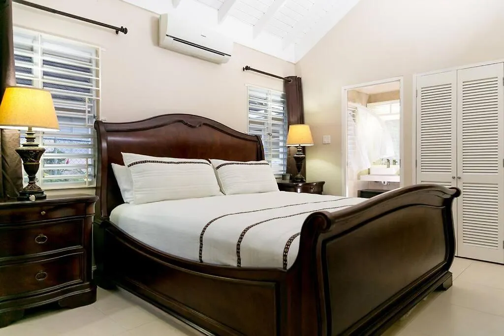 Villa Choose To Be Happy At The Palms, Richmond Estates - Three Bedrooms With Pool Banks