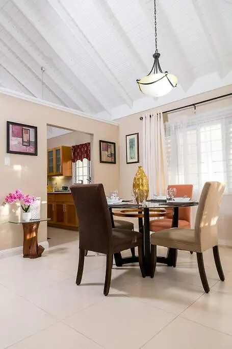 Villa Choose To Be Happy At The Palms, Richmond Estates - Three Bedrooms With Pool Banks