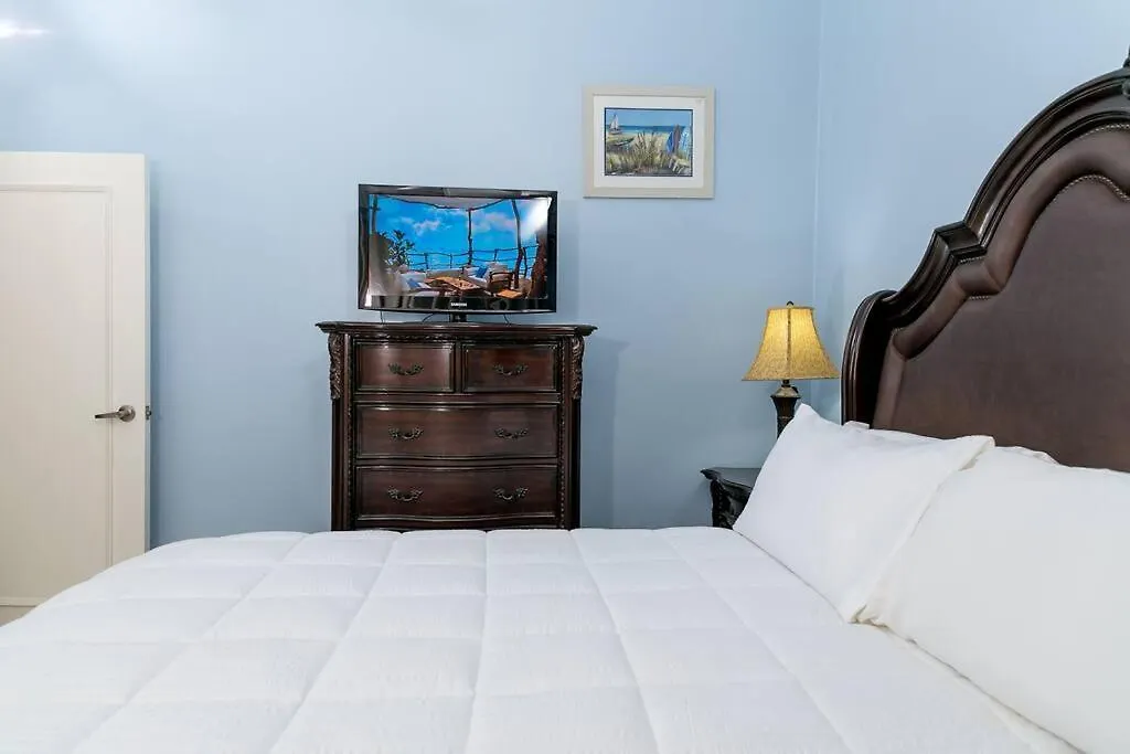 Choose To Be Happy At The Palms, Richmond Estates - Three Bedrooms With Pool Banks